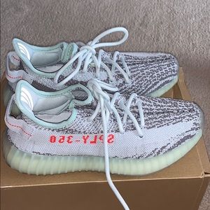 Yeezy Boost 350 V2